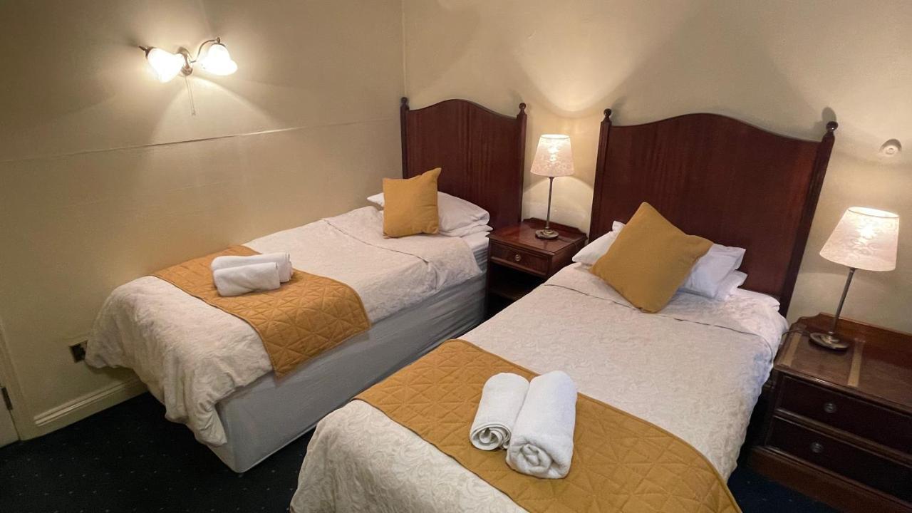 Crown Hotel سوق داونهام المظهر الخارجي الصورة